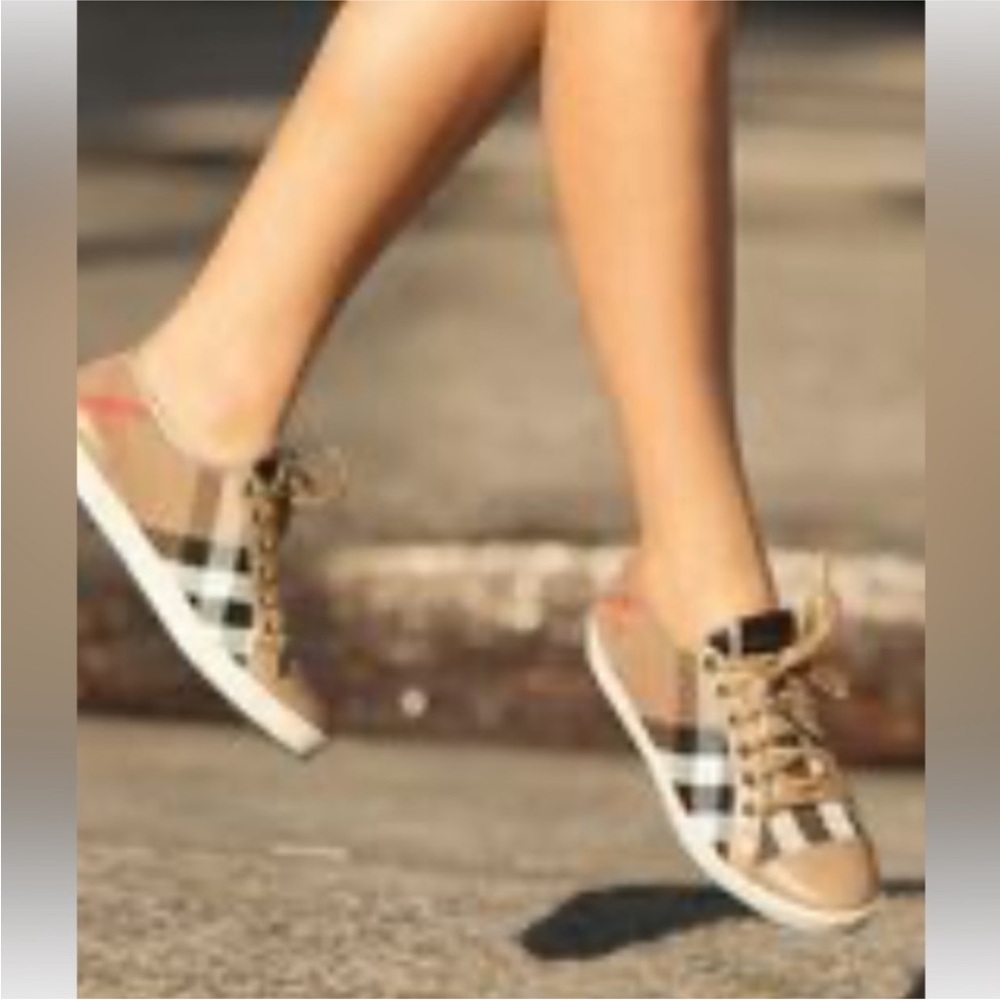 Burberry Nova Check Vulcanized Tan low cut Sneakers sz 39 US 9 Shoes